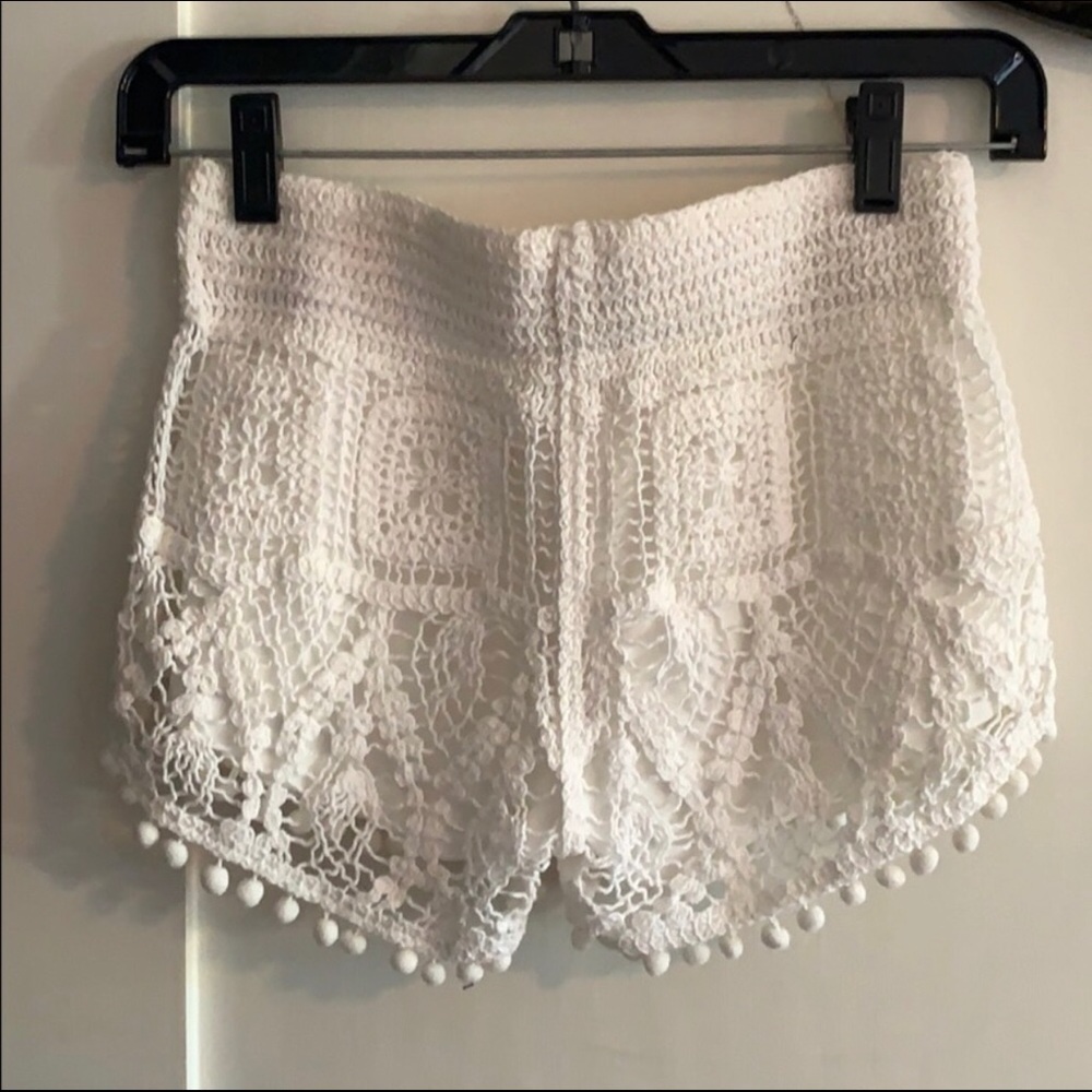 Cute shorts white/cream shorts by surf Gypsy sizeM